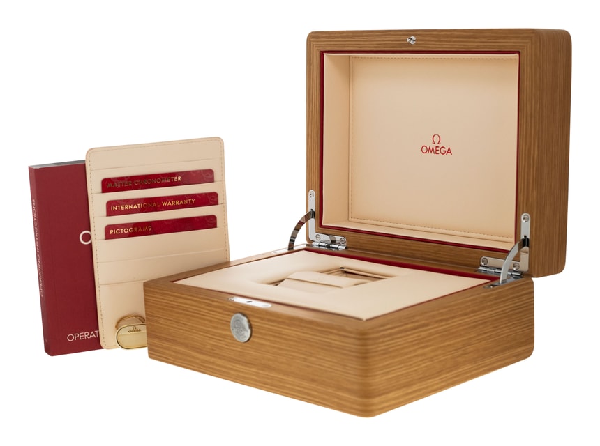 Omega Planet Ocean 215.30.44.21.01.001 Image 5